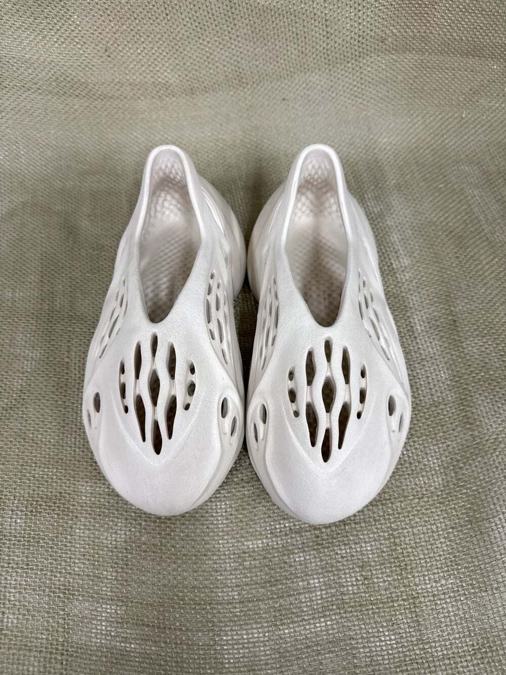 Adidas Yeezy Foam RNNR Ararat White